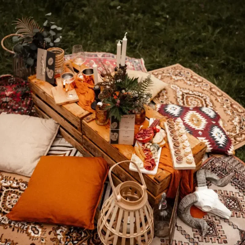 picknick - boho - wiese - picknick - deko - vintage